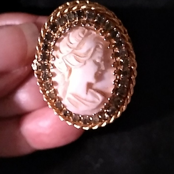 HOBE VINTAGE CAMEO SIGNED RHINESTONES BROOCH/NECKLACE - Picture 8 of 14